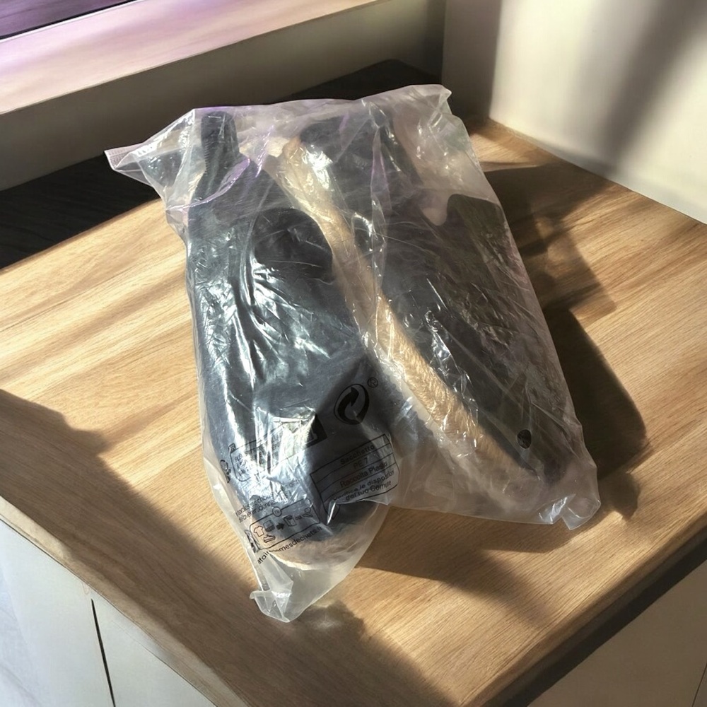 NWT Black Slip-On Espadrille Loafer Shoes Size 40 (US 8.5) - Picture 2 of 6